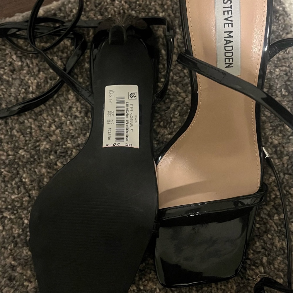 Black Steve Madden heels! Size 7 brand new ! Never worn !